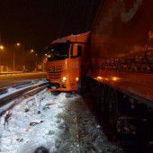 Totalsperre der A 14 nach Schleuderunfall