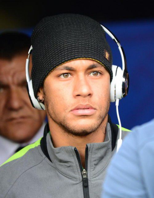 Der Brasilianer Neymar will den Vertrag bei Barca verlängern.