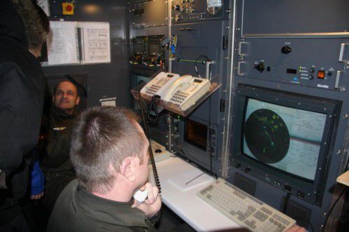 Die Radarbodenstationen registrierten drei Privatflugzeuge und einen Ballon im verbotenenen Luftraum.