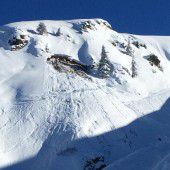 Lawine ging neben der Skipiste ab