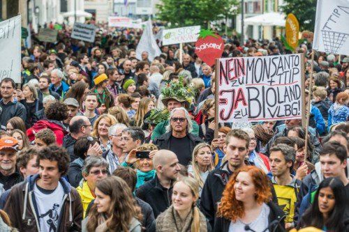 „Europapolitiker lassen sich von der Lobbyistenmacht der US-Großkonzerne über den Tisch ziehen“, sagt Spar-Chef Gerhard Drexel.