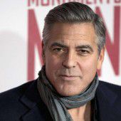 Clooney rettet verkrüppelten Hund aus Heim