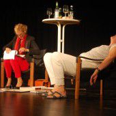 Anna und Maria Neuschmid im Kulturhaus