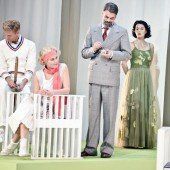 „Das weite Land“, ausgestattet von der Bregenzerin Natascha Maraval in St. Gallen
