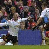 Rooney trifft und Trainer Louis van Gaal kann wieder lächeln
