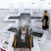 Eiskaltes Bad zum Epiphaniefest