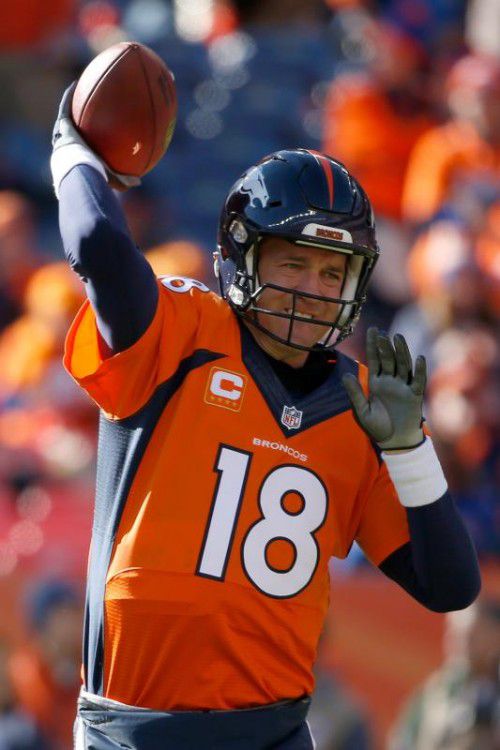 Payton Manning (l.) trifft im Legenduell der Quaterbackstars auf Tom Brady.