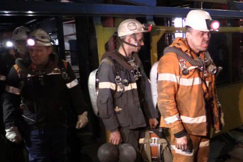 Bei Beginn der Katastrophe am Donnerstag waren 110 Mann unter Tage gewesen, von denen 80 lebend ans Tageslicht gebracht werden konnten.