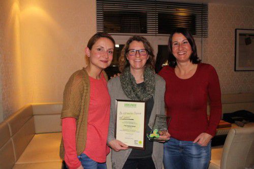 Susanne Schenk mit Susanne Marosch vom Verein Geben für Leben.