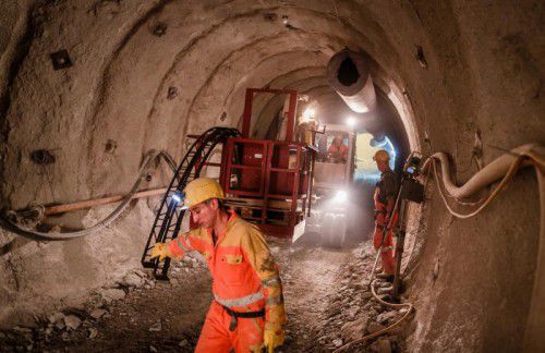 Derzeit werden primär Betonier- und Verkabelungsarbeiten durchgeführt.