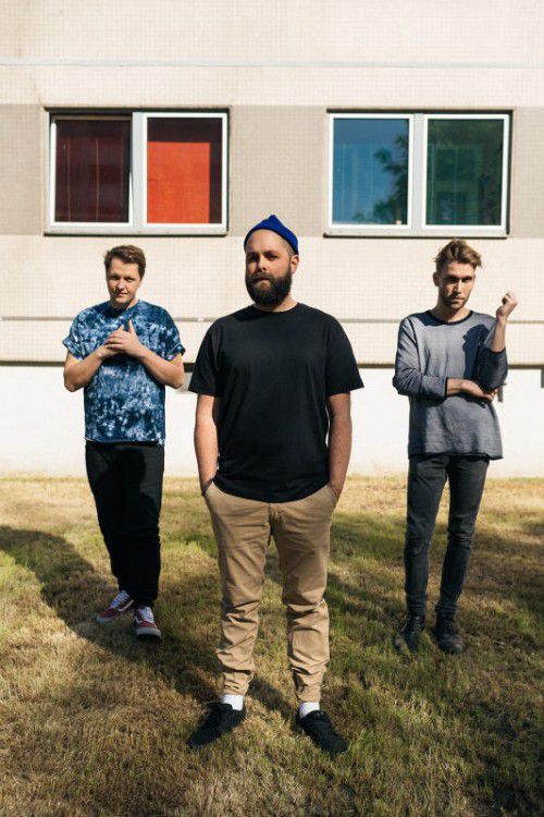 Die Band Frittenbude geht mit einer gesunden Portion Selbstironie ans Werk. Im Prachtclub wird das neue Album „Küken des Orion“ präsentiert.