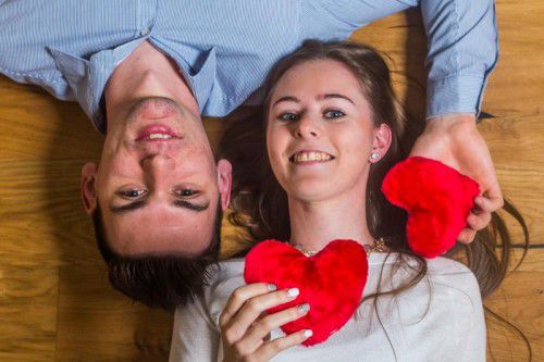 Die beiden Frischverliebten Daniel und Natalie werden ihren Valentinstag romantisch gestalten.