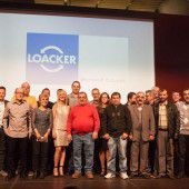 22 Loacker-Jubilare vor den Vorhang geholt