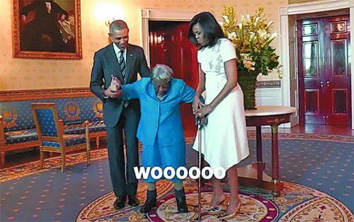 Die Obamas freuten sich über den Besuch der Seniorin.