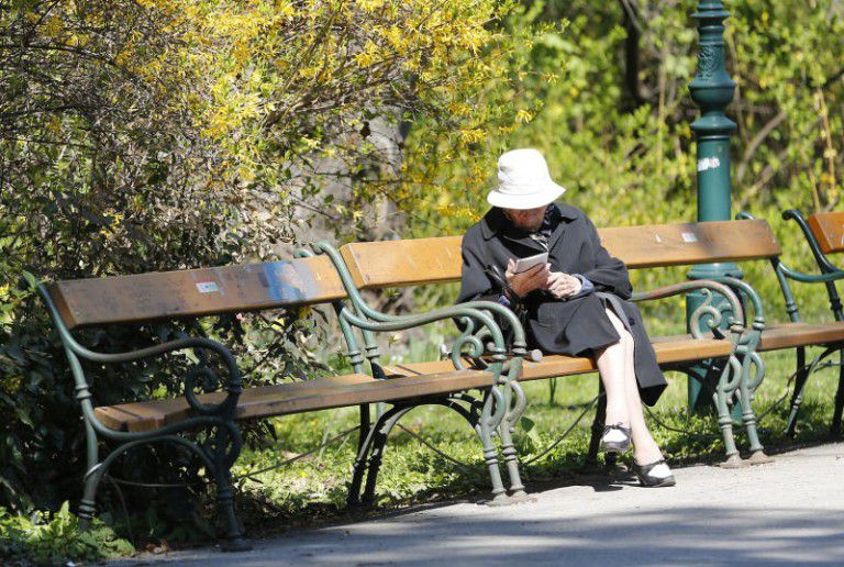 Frauen bekommen im Durchschnitt deutlich weniger Pension als Männer. ⇒APA/Hochmuth, VN/Steurer