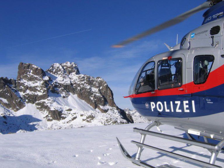 Der Polizeihubschrauber Libelle war auch bei dem verheerenden Lawinenabgang in Egg im Einsatz.⇒BMI