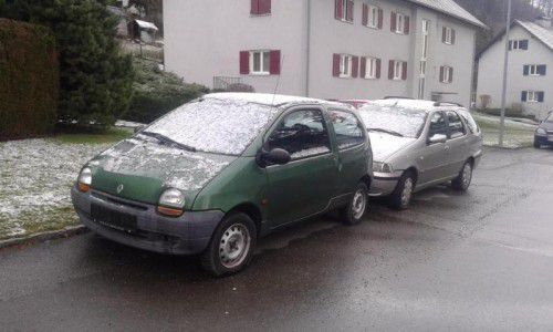 Erneut wurden im Bürgerforum herrenlose Autos ohne Kennzeichen am Fahrbahnrand gemeldet. Sie zu entfernen, ist schwierig.