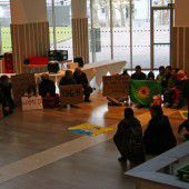 Unangemeldete Kurdendemo im Landhaus