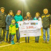 Altachs Altherren übergaben 3000-Euro-Scheck