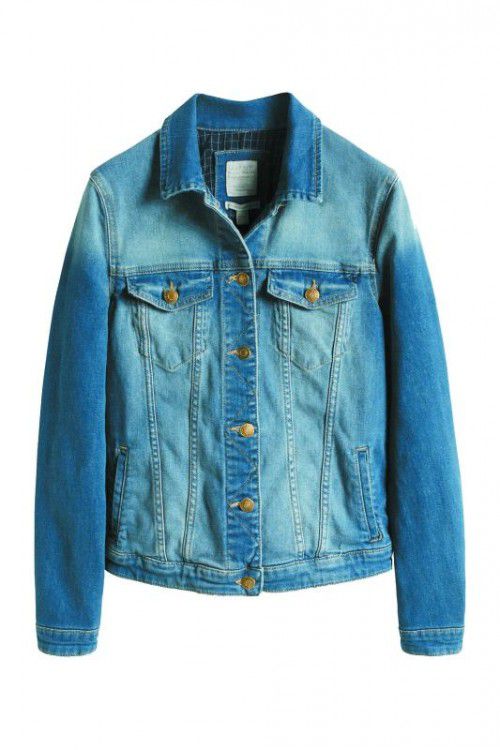 Immer lässig: Jeansjacke, gesehen bei Esprit um 69,99 Euro.
