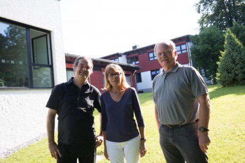 Lukas Hartwig, Maria Nocker und Wolfgang Menz (v. l.) hängen mit der Carina weiter in der Warteschleife.
