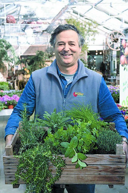 Markus Müller: Kräutergarten hat auch in einer Kiste Platz.