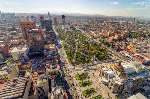 Mexico City zählt zu den größten Städten der Welt. Das Wirtschaftswachstum zeigt sich auch in der Metropole.