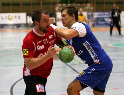 Michael Knauth hat seinen Vertrag bei Hard verlängert.