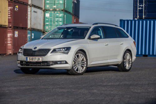 Praktisch, komfortabel, dynamisch: Der neue Skoda Superb Combi zeigt wahre Größe im attraktiven Auftritt.