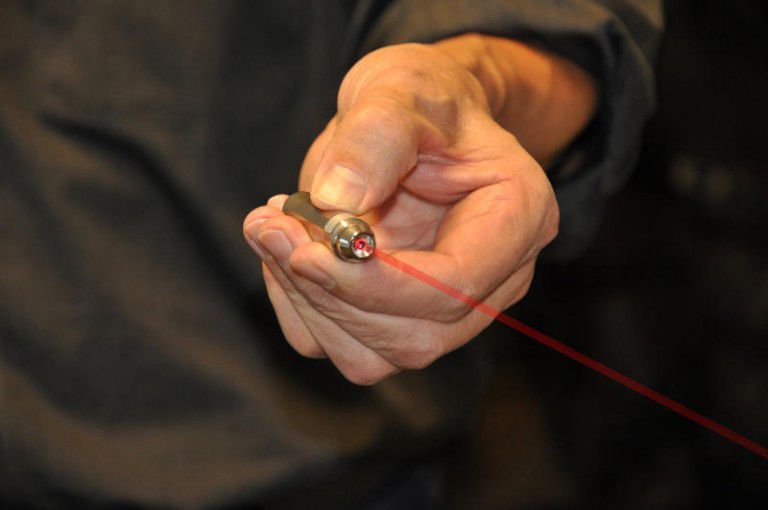 Trio wollte den Laserpointer nur „ausprobieren“. symbol/sicheres Vorarlberg
