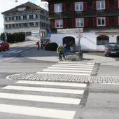 Egg: Autofahrer stößt auf dem Schutzweg Schülerin nieder