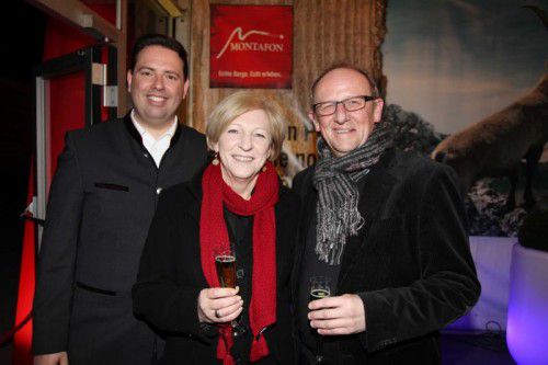 Unter den Gästen bei der Premiere: Geschäftsführer Manuel Bitschnau (l.) mit Vorstand Bertram Luger und Heidi.