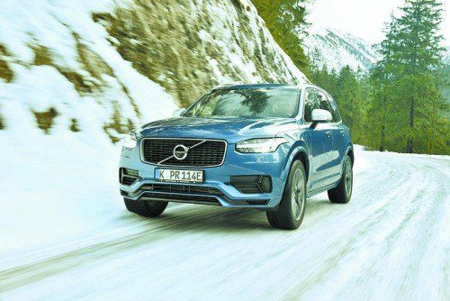 Volvo XC90 T8 T: Mit 407 PS und elektrisch generiertem Allradantrieb meistert Schwede souverän alle Terrains.
