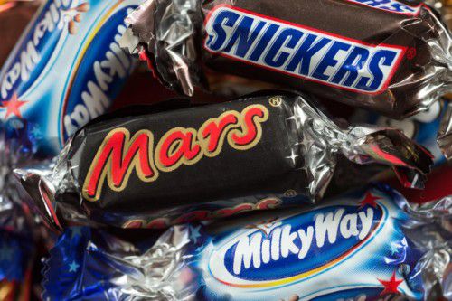 Wegen eines Plastikstücks in einem Schokoriegel ruft Mars Produkte in 55 Ländern zurück.