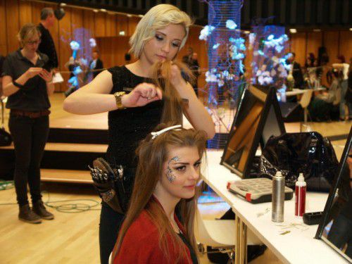 67 Friseurlehrlinge begeisterten rund 1000 Besucher bei der diesjährigen Landesmeisterschaft.
