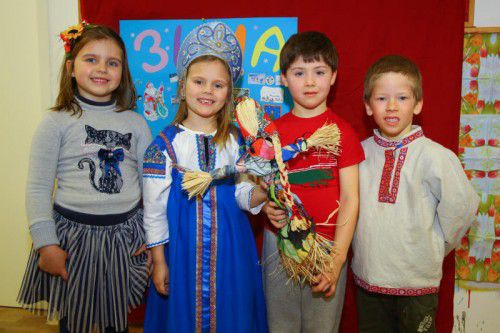 Alina, Katja, Alexander und Martin (v. l.) pflegen mit ihren Eltern russische Traditionen.