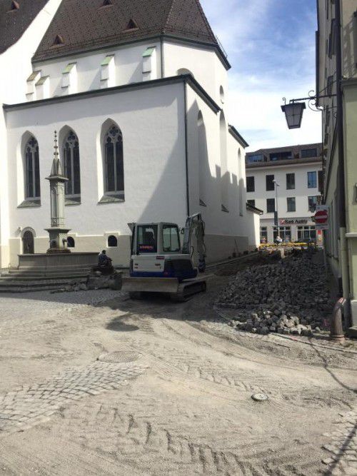 Am Feldkircher Domplatz wird bis Ende April gegraben.