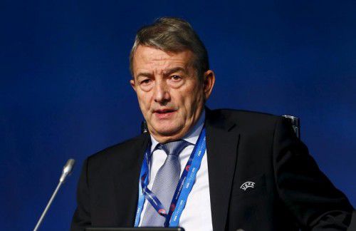 Auch Wolfgang Niersbach muss sich erklären.