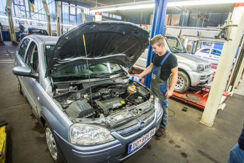 Bei den Autotagen besteht auch die Möglichkeit, die Werkstätten (im Bild: Auto Gerster) zu besichtigen.