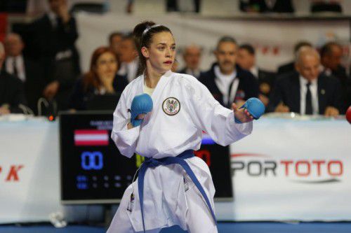 Bettina Plank startete mit Rang drei in die WM-Saison.
