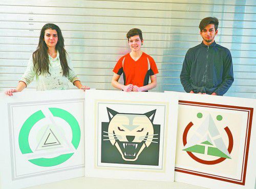 Die drei Erstplatzierten (v.l.): Hasret Gülmedi (2.), Sophie Szuks (Siegerin), Iskender Ahmedi (3.).