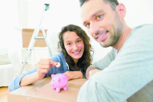 Die Einkommensgrenze für Zwei- und Mehrpersonenhaushalte liegt bei 5300 Euro. Foto: Shutterstock