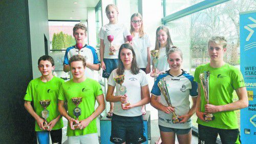 Die Erstplatzierten der Pokalwertung: Linus Längle, Hanna Röser, Janine Schelling, Sarah Hämmerle (hinten v. l.), Moritz Messner, Nicolas Pock, Ida Schluge, Celina Lutter und Jan Niedermayer (vorne v. l.) .