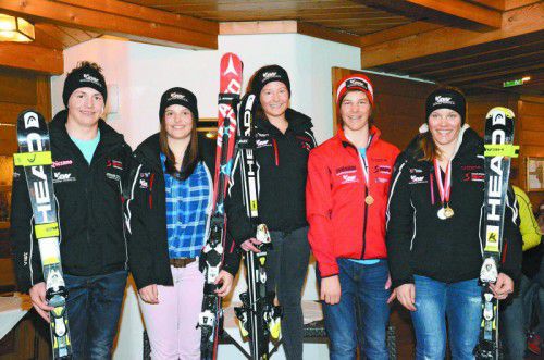 Die neuen Vorarlberger Schüler-Skimeister Manuel Lipburger, Emily Schöpf, Amanda Wachter, Nicolas Lussnig, Magdalena Egger.