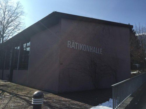Die in die Jahre gekommene Rätikonhalle wird im kommenden Jahr einem Neubau weichen.