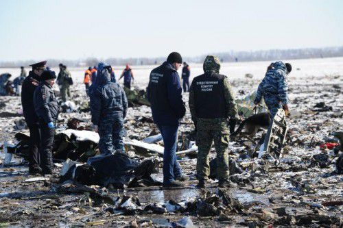 Eine Boeing verunglückte beim Landeversuch auf den Flughafen Rostow am Don. Die Maschine brannte völlig aus, die 62 Insassen starben.