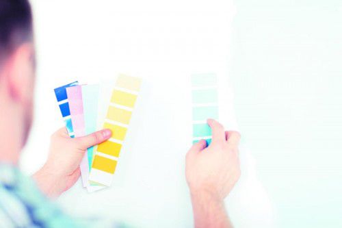 Farbmuster geben nicht immer den Originalton der Farbe wider. Foto: Shutterstock