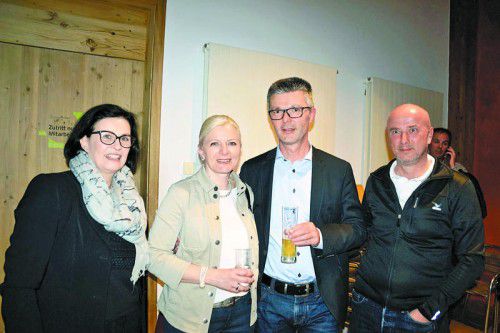Helene Berchtold (Berchtold Sport), Geschäftsführerin Michaela Wagner, Reinhard Braito und Lebenshilfe-Vizepräsident Raimund Frick (v. l.).