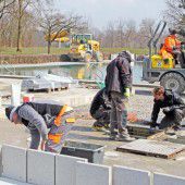 Auffrischung der Rheinauen für neue Saison