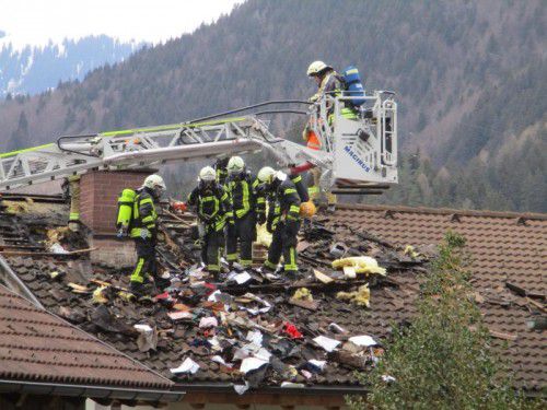 Insgesamt vier Montafoner Feuerwehren waren mit den Löscharbeiten beschäftigt.